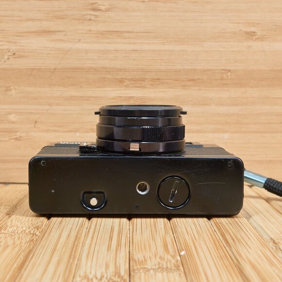 Vintage 70s Vivitar 35EE Rangefinder 38mm f 1:2.8 35mm Film Camera Made in Japan - Picture 8 of 10